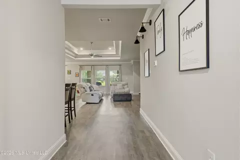 Entry Way - 7128 Glen Eagle Dr, Biloxi, MS 39532 photo 5 of 13