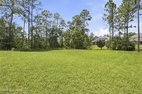 Exterior - 7128 Glen Eagle Dr, Biloxi, MS 39532 photo 7 of 10