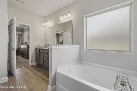 Entry Way - 7128 Glen Eagle Dr, Biloxi, MS 39532 photo 12 of 13