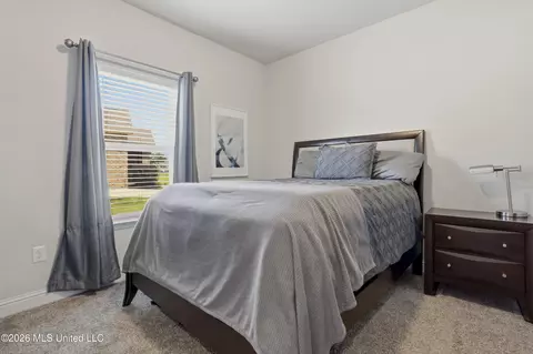 Bedroom - 7128 Glen Eagle Dr, Biloxi, MS 39532 photo 4 of 4