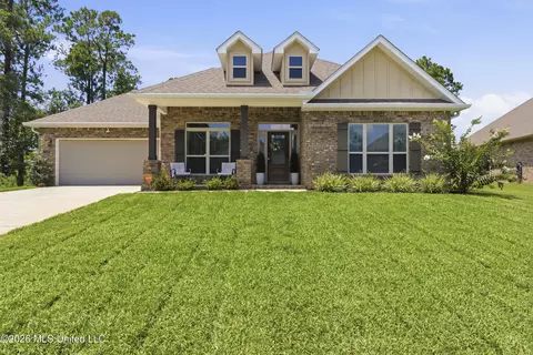7128 Glen Eagle Dr, Biloxi, MS 39532