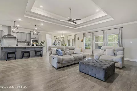 Entry Way - 7128 Glen Eagle Dr, Biloxi, MS 39532 photo 6 of 13