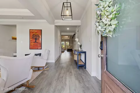 Entry Way - 7128 Glen Eagle Dr, Biloxi, MS 39532 photo 2 of 13