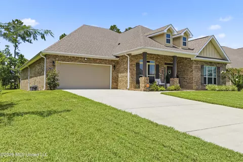 Exterior - 7128 Glen Eagle Dr, Biloxi, MS 39532 photo 2 of 10