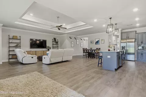 Entry Way - 7128 Glen Eagle Dr, Biloxi, MS 39532 photo 9 of 13