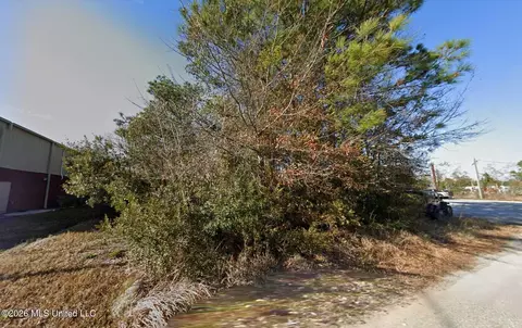 6601 Service Dr, Moss Point, MS 39563 photo 2