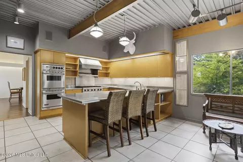 Kitchen - 2235 Wild Valley Dr, Jackson, MS 39211 photo 3 of 6