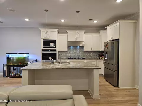 Kitchen - 7175 E Harrier Dr, Olive Branch, MS 38654 photo 3 of 3