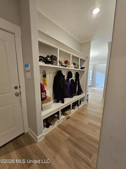 Entry Way - 7175 E Harrier Dr, Olive Branch, MS 38654 photo 1 of 5