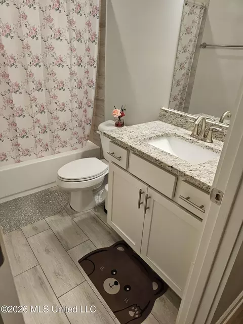 Bath - 7175 E Harrier Dr, Olive Branch, MS 38654 photo 1 of 3