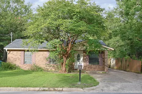 906 Belair St, Pascagoula, MS 39567