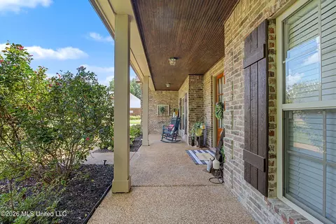 Exterior - 927 Shadow View Dr, Hernando, MS 38632 photo 9 of 14