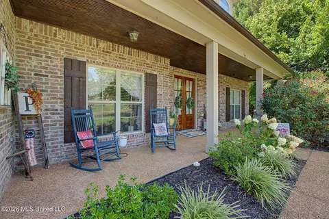 Exterior - 927 Shadow View Dr, Hernando, MS 38632 photo 8 of 14