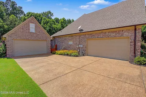 Exterior - 927 Shadow View Dr, Hernando, MS 38632 photo 7 of 14