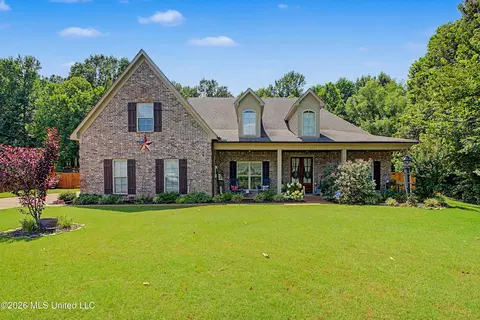927 Shadow View Dr, Hernando, MS 38632