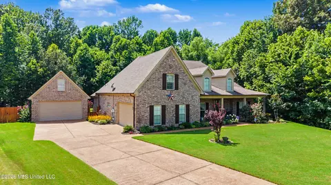 Exterior - 927 Shadow View Dr, Hernando, MS 38632 photo 13 of 14