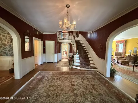 Entry Way - 300 East Ave, Lula, MS 38644 photo 1 of 4