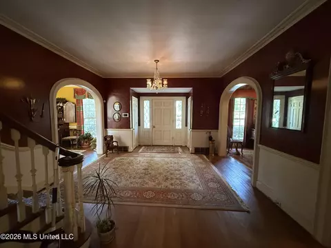 Entry Way - 300 East Ave, Lula, MS 38644 photo 2 of 4