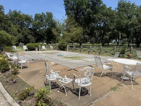 Exterior - 300 East Ave, Lula, MS 38644 photo 12 of 12