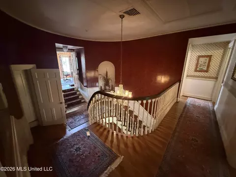 Entry Way - 300 East Ave, Lula, MS 38644 photo 4 of 4