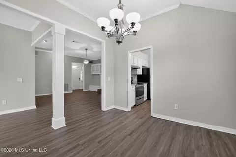 Entry Way - 550 Spring Hill Dr, Madison, MS 39110 photo 1 of 2