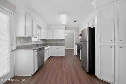 Kitchen - 550 Spring Hill Dr, Madison, MS 39110 photo 1 of 1