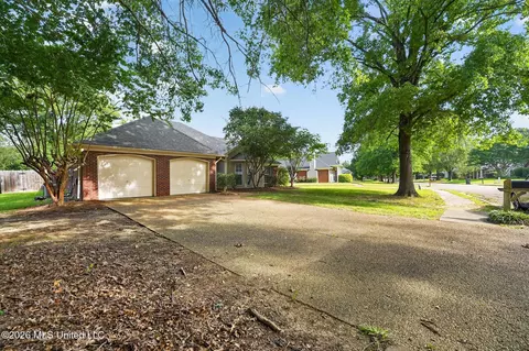 Exterior - 550 Spring Hill Dr, Madison, MS 39110 photo 1 of 3