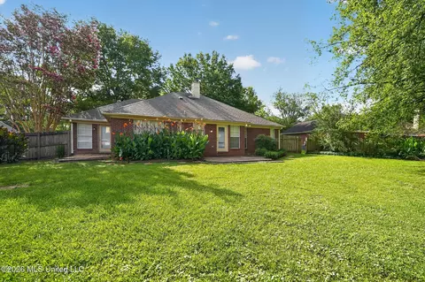 Exterior - 550 Spring Hill Dr, Madison, MS 39110 photo 2 of 3