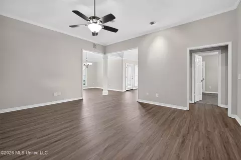 Living - 550 Spring Hill Dr, Madison, MS 39110 photo 2 of 5