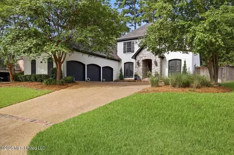 520 Heatherstone Ct, Ridgeland, MS 39157