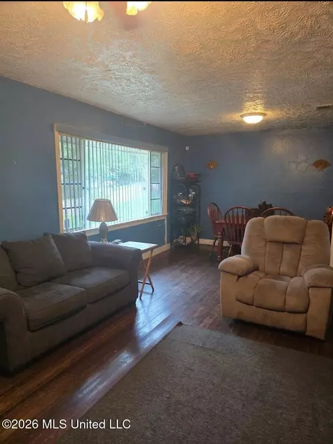 2633 Glenn St, Jackson, MS 39204 photo 7