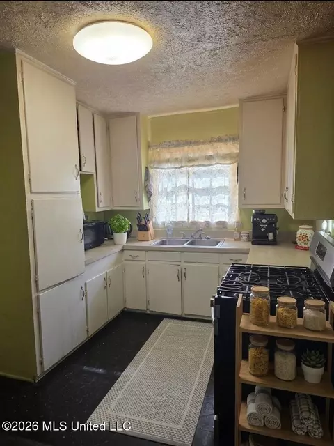2633 Glenn St, Jackson, MS 39204 photo 8