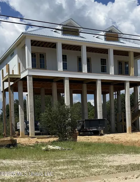 220 S Beach Blvd, Waveland, MS 39576