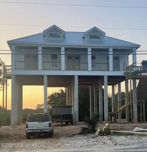 220 S Beach Blvd, Waveland, MS 39576