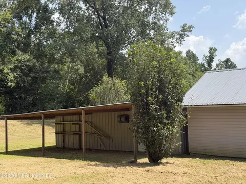 Exterior - 7 Greer Rd, Natchez, MS 39120 photo 2 of 2