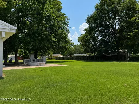 Exterior - 237 W Central Ave, Coldwater, MS 38618 photo 4 of 5
