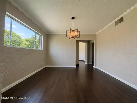 Dining - 237 W Central Ave, Coldwater, MS 38618 photo 1 of 1