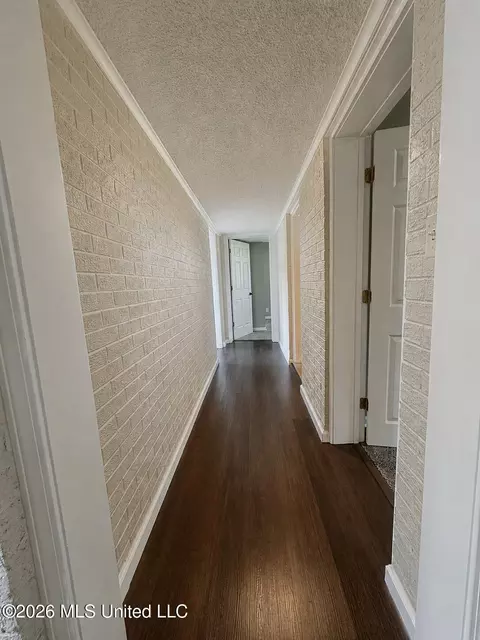 Entry Way - 237 W Central Ave, Coldwater, MS 38618 photo 3 of 3
