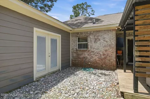 Exterior - 161 Mandarin Dr, Brandon, MS 39047 photo 5 of 8