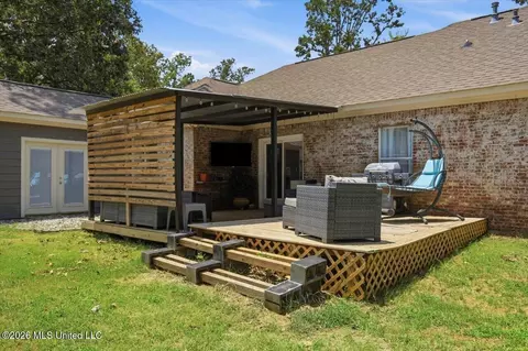 Exterior - 161 Mandarin Dr, Brandon, MS 39047 photo 7 of 8