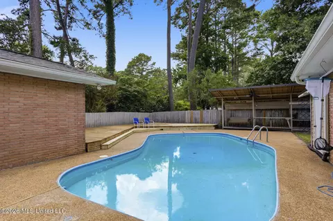 Exterior - 5315 Red Fox Rd, Jackson, MS 39211 photo 3 of 6