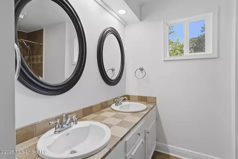 Bath - 5315 Red Fox Rd, Jackson, MS 39211 photo 2 of 6