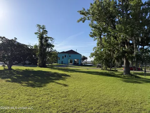10058 E Shorecrest Rd, Biloxi, MS 39532 photo 7