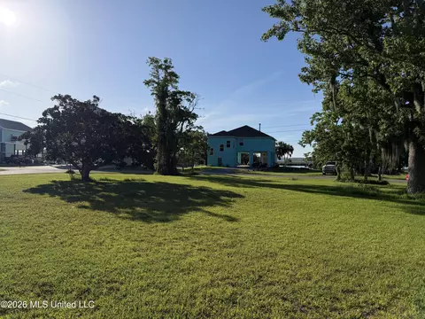 10058 E Shorecrest Rd, Biloxi, MS 39532 photo 5