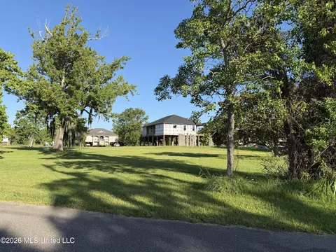 10058 E Shorecrest Rd, Biloxi, MS 39532 photo 4