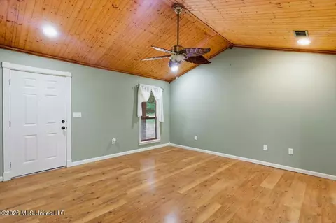 Living - 113 Golden Estates Dr, Brandon, MS 39042 photo 4 of 7