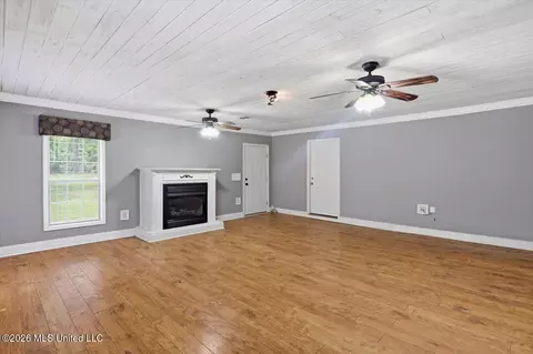 Living - 113 Golden Estates Dr, Brandon, MS 39042 photo 6 of 7