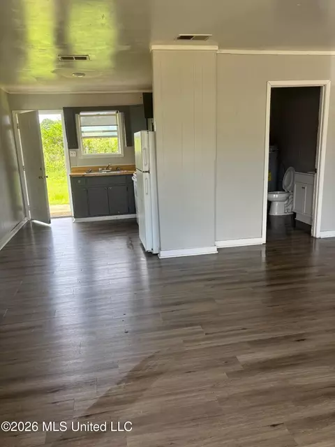 Living - 171 Road 199, Tupelo, MS 38801 photo 6 of 8