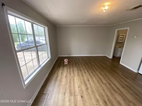 Living - 171 Road 199, Tupelo, MS 38801 photo 3 of 8