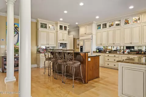 Kitchen - 1332 Poki Pl, Diamondhead, MS 39525 photo 5 of 6